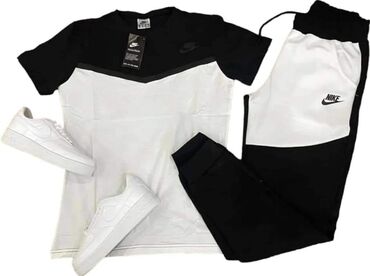 Gornji i donji deo: Veličine S M L XL
Cena 4400 din n — 13