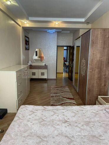 Günlük kirayə mənzillər: 3 otaqlı, Xətai r. r-nu — 6