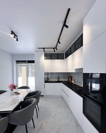 Sifarişlə mətbəx mebeli: Sifarişlə mətbəx dəsti, Özü çəkən petlələr, MDF — 8