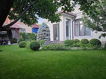 Продается дом, центр. Рядом ТЦ Азия Молл, в 3 минутах от проспекта