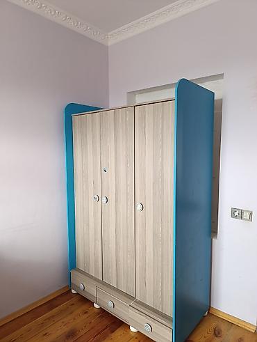 usaq dolab mebel: Uşaq/yeniyetmə otağı üçün üç qapılı paltar dolabı - Dizayn: Açıq — 1