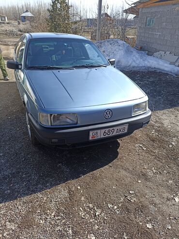 Volkswagen: Volkswagen Passat: 1991 г., 1.8 л, Механика, Газ, Седан