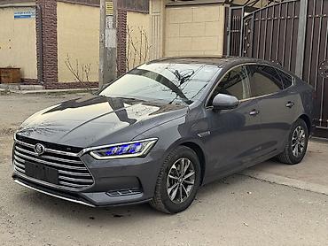 BYD: BYD Qin: 2020 г., 1.5 л, Вариатор, Электромобиль, Седан — 1