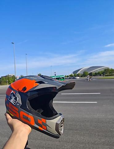 velo kaska: Motokros/tur enduro tipli tam üzlü kaska - Rəng və dizayn: boz-qara — 2