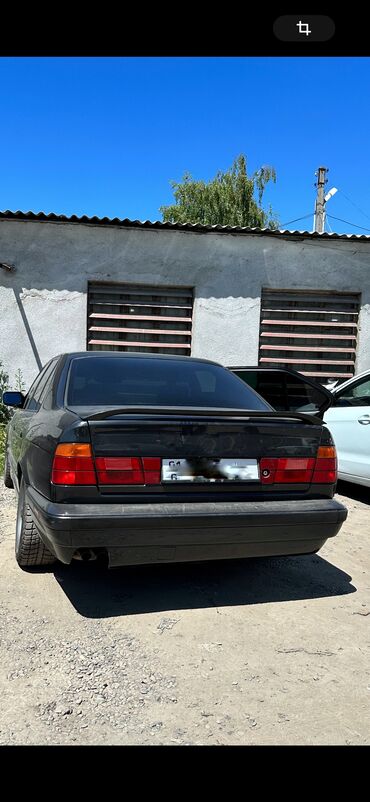 м5: Задний BMW 1995 г., Б/у, цвет - Черный, Оригинал