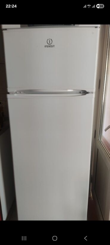 Separatorlar: İşlənmiş 2 qapılı Indesit Soyuducu Satılır, rəng - Ağ