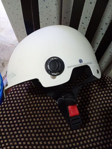 Salam Aleykum Təcili moped kaskı satıram yay üçün əlverişli kaskdı