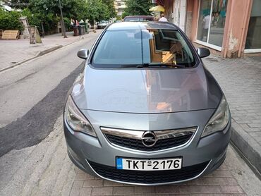 Οχήματα: Opel Astra: 1.2 l. | 2011 έ. | 141000 km. | Χάτσμπακ