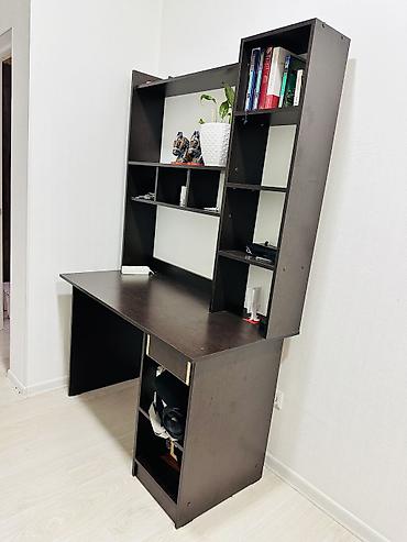 Компьютерный стол, с полками, в отличном состоянии. Длина - 120 см at lalafo.kg Компьютерный стол, с полками, в отличном состоянии. Длина - 120 см
