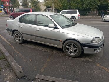 пасса: Toyota Avensis: 2000 г., 1.6 л, Механика, Газ, Седан