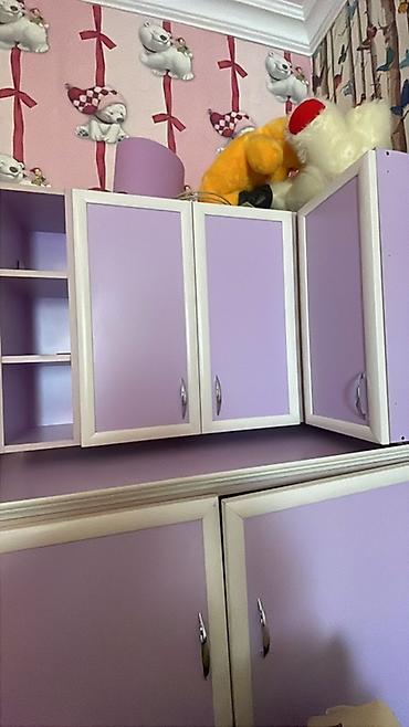 Uşaq/yeni yetmə otağı üçün bənövşəyi-ağ rəng palitrasında dəst mebel