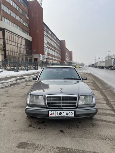 124 унверсал: Mercedes-Benz 220: 1995 г., 2.2 л, Автомат, Бензин, Седан