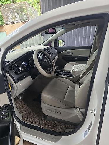 Kia: Kia Carnival: 2019 г., Минивэн — 10