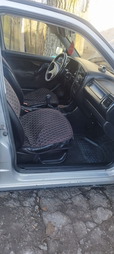 Volkswagen: Volkswagen Vento: 1992 г., Механика, Бензин, Седан — 8