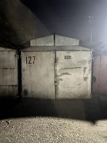 металлический гараж: 30 м², Металлический | Подвал, погреб — 1