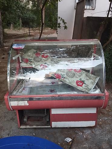 Soyuducu avadanlığı: Şüşəli vitrinli ticarət soyuducusu təqdim olunur. Bu tip avadanlıq — 1