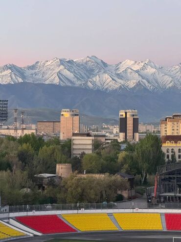 продаю 2х команатную квартиру в 7 мкр: 2 бөлмө, 66 кв. м, Элитка, 7 кабат, Евроремонт