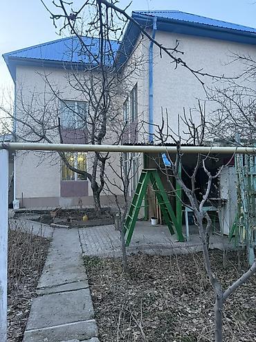 Продажа коттеджей и домов: Продается частный дом 2 этажа, площадь дома и подсобных помещений — 11