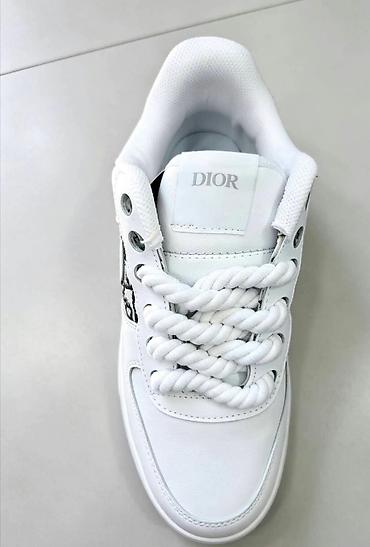 Od 36 do 40 za 5200 din
pb