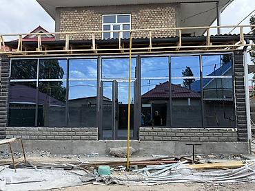 Ремонт и строительство: Алюминиевое окно на заказ, Тип окна: Панорамные, Декоративные особенности: Фрамуга, Платная установка, Без рассрочки — 5