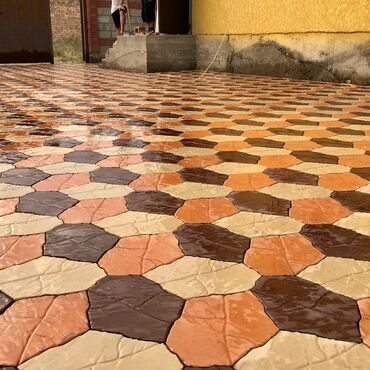 Укладка плитки: Укладка брусчатки качественно гарантия. Бордюры арычки. Замер — 14