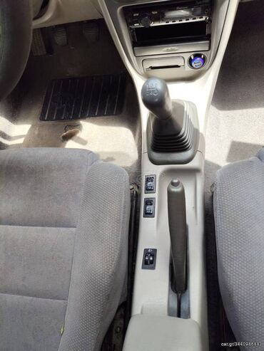 Toyota: Toyota Corolla: 1.4 l. | 2001 έ. Χάτσμπακ — 21