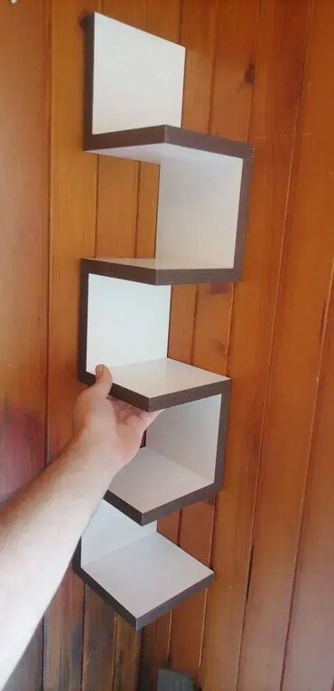 Police: Polica 6 Materijal i Dekor: Izrađena od univera debljine 18mm — 4