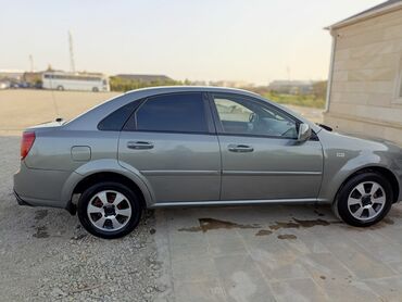 Daewoo: Daewoo Gentra: 1.5 l | 2014 il Sedan — 3