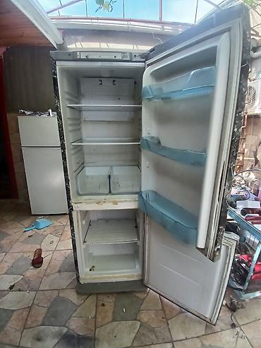 Soyuducular: İkiqat qapılı soyuducu - Üst hissədə dondurucu bölmə, aşağıda əsas — 68