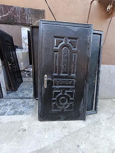 seyf qapi bezekleri: Dəmir giriş qapısı super veziyetde 3 eded hem saq el hem sol el var — 3