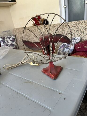 əl ventilyatoru: Ventilyator Masaüstü, Pərli, Kredit yoxdur