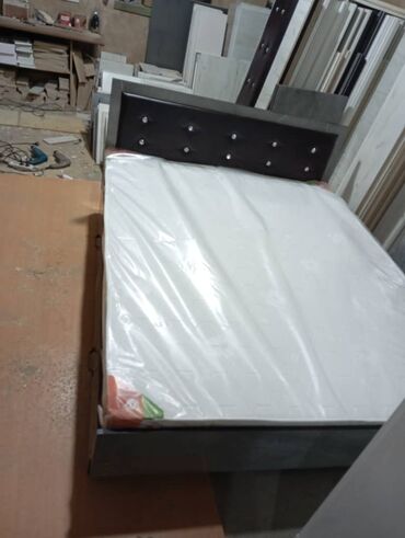 зборшик мебель: Двуспальная Кровать, Новый