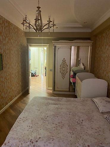 əmlak birjası: Yeni Yasamal, 3 otaqlı, Yeni tikili, m. İnşaatçılar, 135 kv. m — 9
