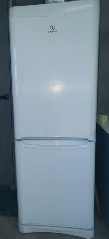 халадилник бу ош: Холодильник Indesit, Б/у, Двухкамерный, 160 *