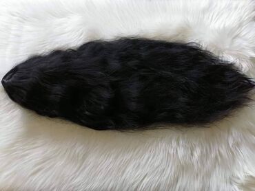 Perike i klipse: Perike
Cena 3200din — 7