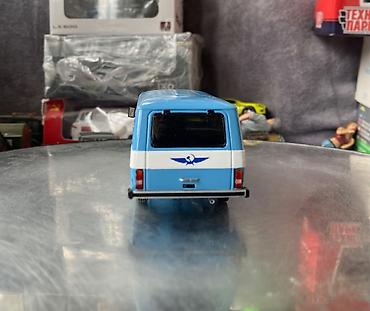 white: Коллекционная модель RAF-2203 AEROFLOT blue white 1978 Deagostini — 3