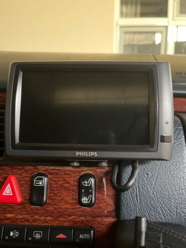 gps навигатор для машины: Philips orginal monitor navigator üçün