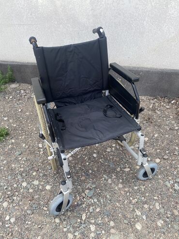 Инвалидные коляски: Продаю за 10000