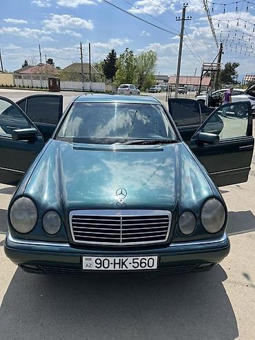 Mercedes-Benz: Mercedes-Benz E-Class (W210) sedan - Kuzov: 4 qapılı sedan, tünd — 1