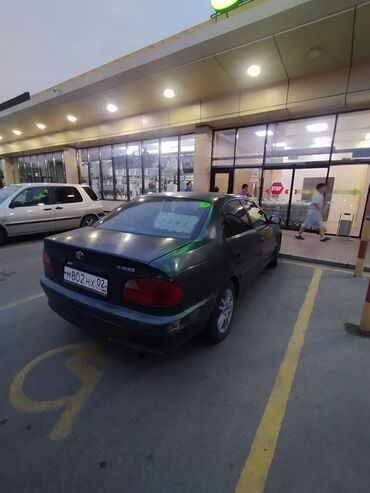 продаю или менаю: Toyota Avensis: 1998 г., 1.6 л, Механика, Бензин, Седан