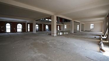 Kommersiya daşınmaz əmlakı: Ticarət Mərkəzi – Mall tipli obyekt - Ümumi sahə: 5 000 kv.m — 10