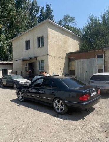 машины без первоначального взноса: Mercedes-Benz 220: 1996 г., 2.3 л, Механика, Бензин, Седан