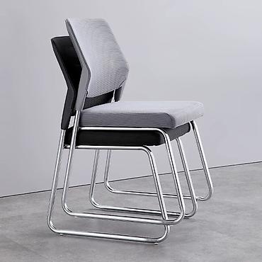 Другая мебель: Сетчатый стул с хромированными ножками, мягким сиденьем и спинкой из — 4