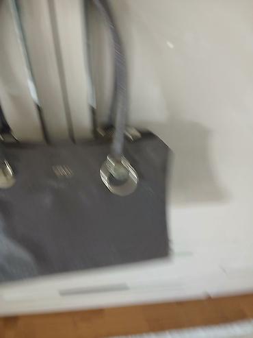 Torbe: GUESS torbe – dve modele 1) Siva torba sa monogram printom - — 2