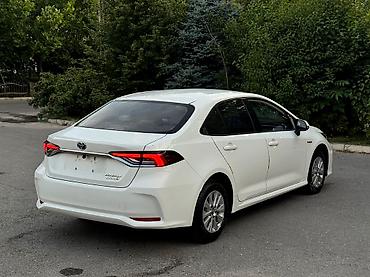 мес лупарик: Toyota Corolla: 2022 г., 1.8 л, Вариатор, Гибрид, Седан — 5