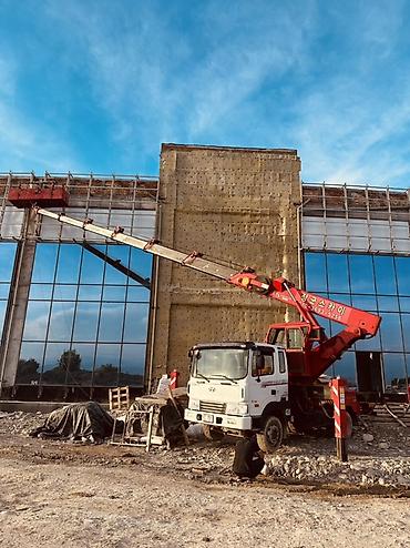 услуга автовышка: Услуги автовышки, высота подъёма от 12м до 45метр,люлька — 6
