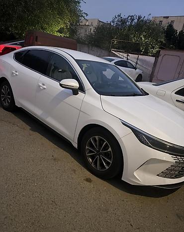 BYD: Səliqəli, ekonom və tam komfortlu BYD avtomobili Gunluk icareye ( — 2