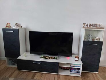 numanovic tv komode: TV stand, color - Black, Used