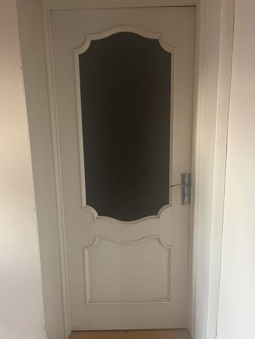 şuşə butulka: 4 eded otaq qapisi .Cercivenen birlikde satilir. Endirim olunAcaq