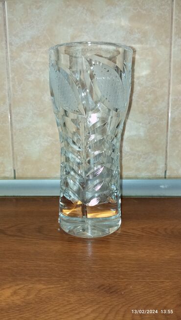 ваза стеклянная прозрачная высокая без узора: Одна ваза, Хрусталь